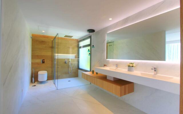 2244 - Modern Villa Puerto Banus