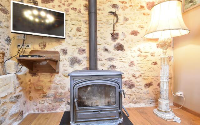 Lavish Home in Montferrand-du-périgord Aquitaine With Pool