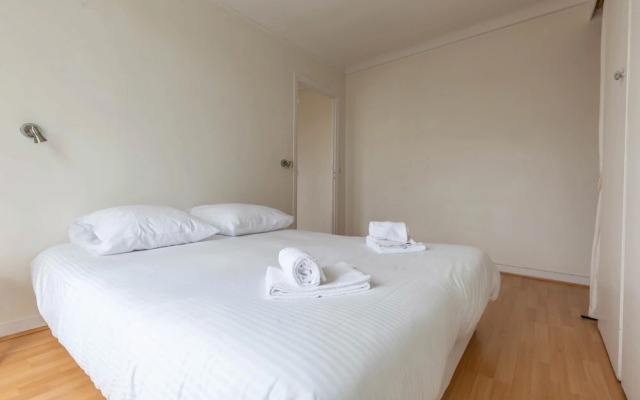 Amiral View Great 1 Bedroom Apartment in Paris