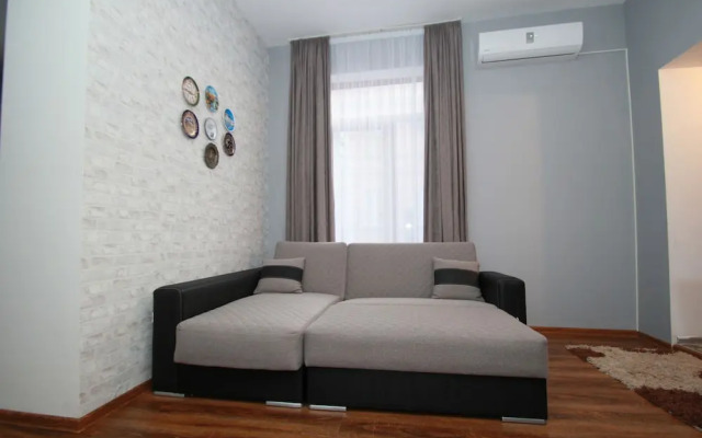 Rose Apartment in Tbilisi