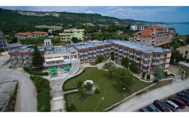Royal Bay Resort