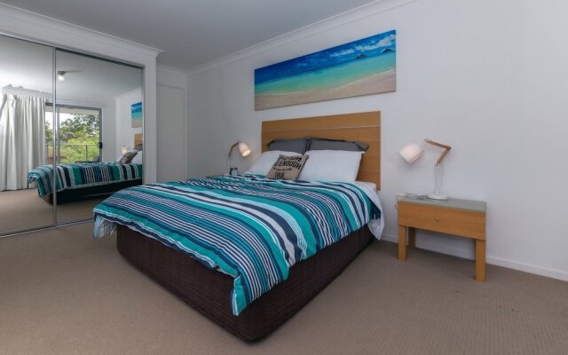 Shoal Bay Beach Club, 17/2 Shoal Bay Road