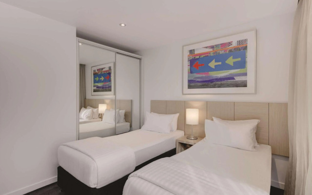 Travelodge Hotel Melbourne Docklands