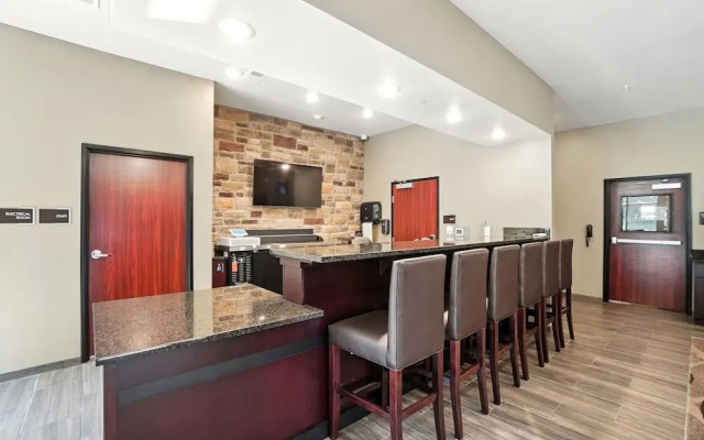 Cobblestone Hotel & Suites-Bellefontaine