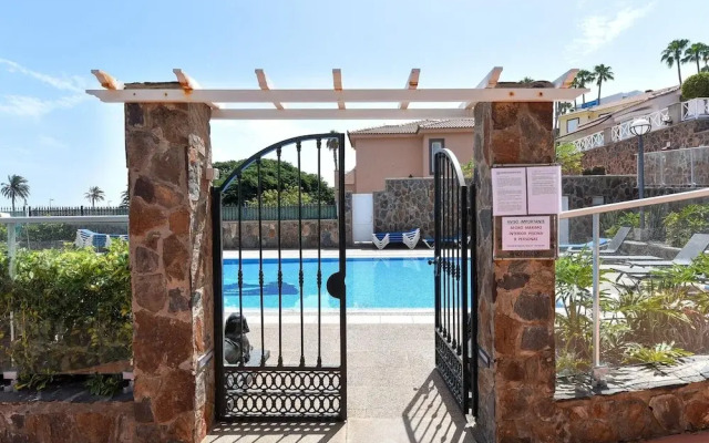 Belvilla by OYO Chalet Santa Ana 15
