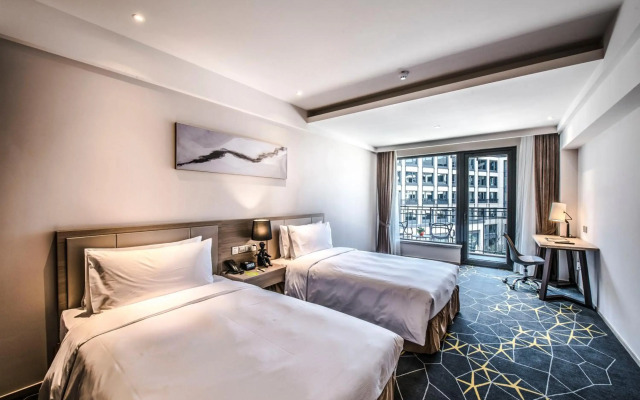 Q-Box Hotel Shanghai Sanjiagang