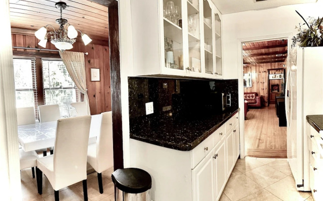 4BR, 4BA House Beach, Entertainment, Nightlife