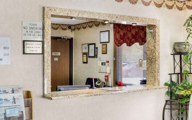 Econo Lodge Grand Forks