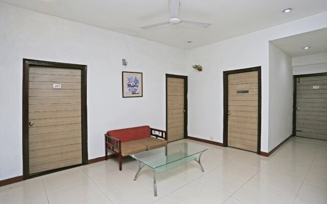 OYO 5528 DLF Phase 4
