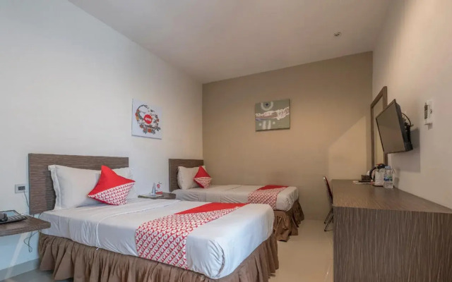 OYO 1679 Hotel Century Makassar