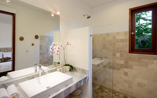 Echo Beach Villa & Apartment