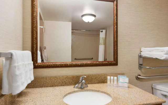 Hampton Inn & Suites Williamsburg Historic District