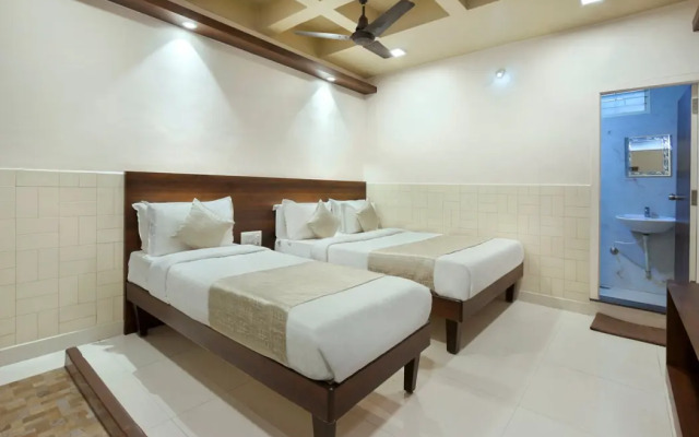 Mannars Deluxe Lodge