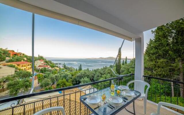 Zeus Pool Apartments