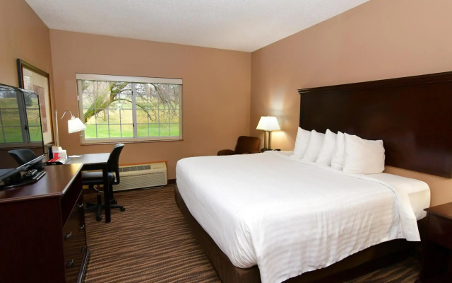 Cobblestone Inn & Suites - Denison Majestic Hills