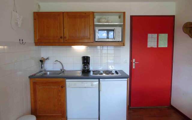 Lou Services Apartment CB24 LSI 001