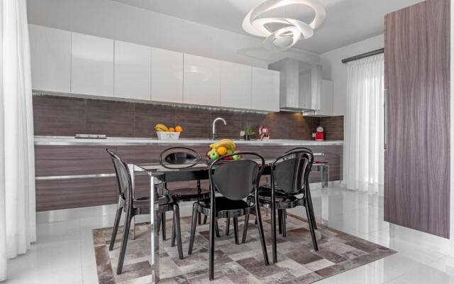 Rainbow Luxurious Villa in Ialysos