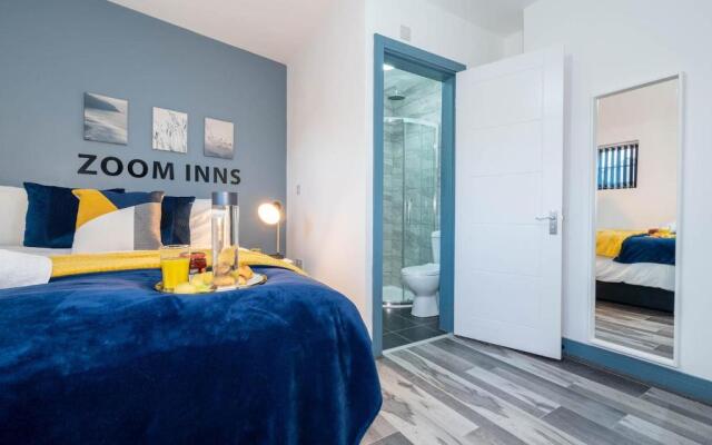 Modern, stylish studio with Netflix