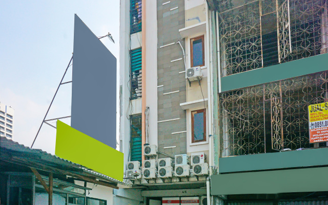 OYO 92580 4n Residence Near Hotel Santika Premiere Hayam Wuruk Jakarta