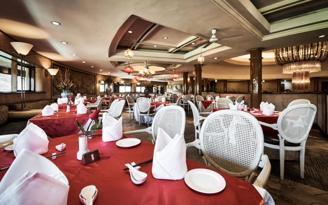 Safari Park Hotel And Casino