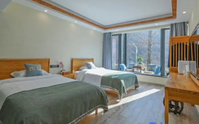 Yinxi Tangquan B&B