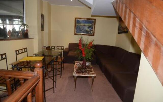 Aina Hotel