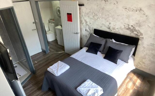 IDEAL ABODE ABBOTS 4 En-suite