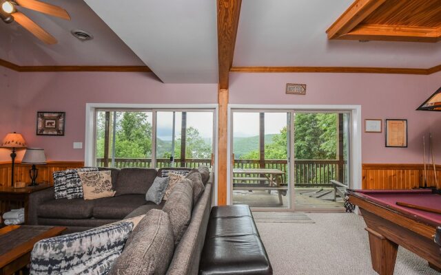 Scenic Overlook 6 Bedroom House
