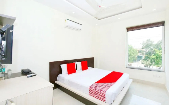 Hotel Grand Taj By OYO Rooms