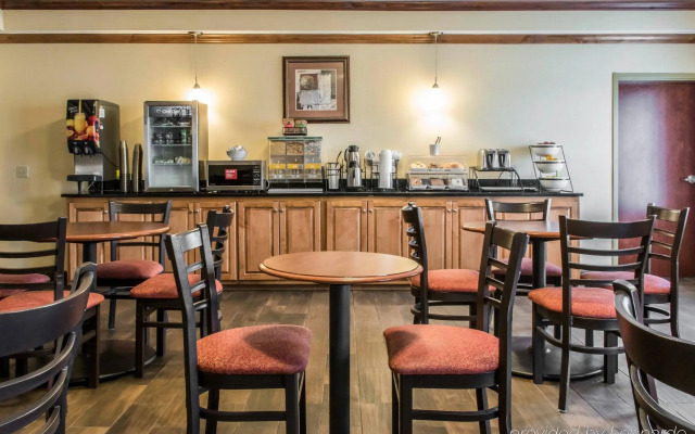 Red Roof Inn & Suites Bloomsburg – Mifflinville