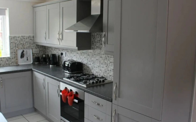 Dog Friendly - 4 Bed House - Sleeps 10 - Pool Table