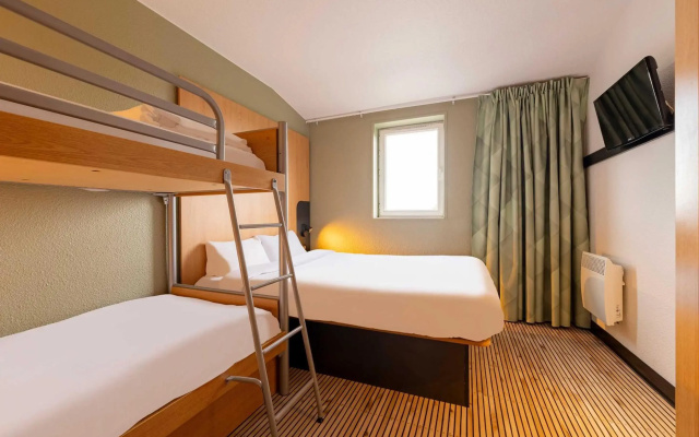 B&B HOTEL Calais Centre Saint-Pierre