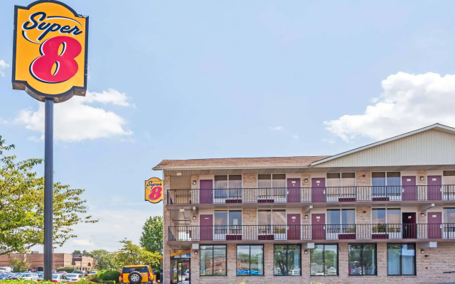 Super 8 by Wyndham Manassas