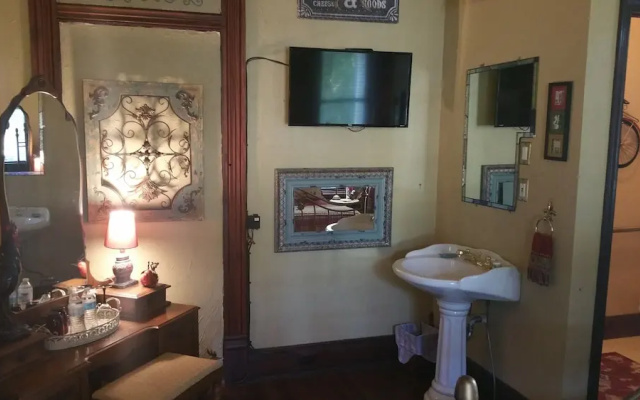 Fig Tree Manor