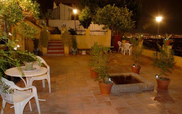 Carmen en el Albaicín con Jardin y Vistas