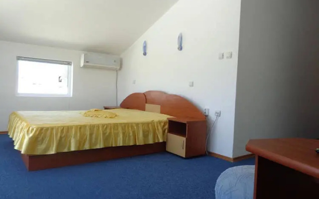 Poseidon Family Hotel