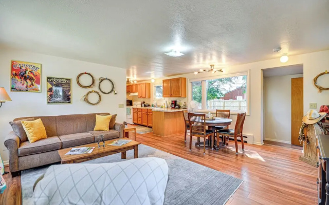 Downtown Cody Getaway - Near Buffalo Bill Center!