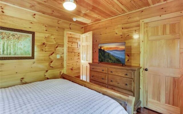 Splash of Moonshine - Two Bedroom Cabin