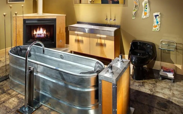 The Hangar Lofts Hotel