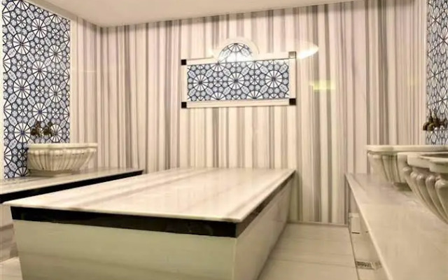 The Elegant Hotel