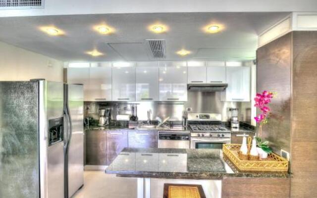 Oceanfront Apartment Turquesa A201