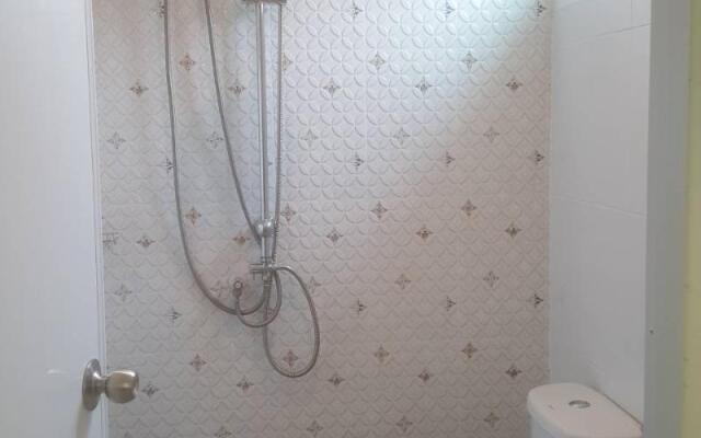 OYO 75396 Look Shine Apartment