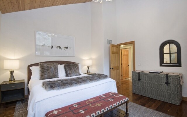 2109 B Chamonix 4 Bedroom Home by RedAwning