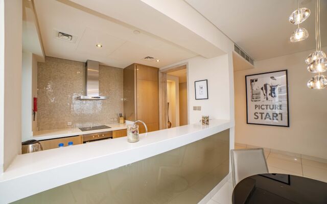 Luxury 2BR Apartment in Paramount Towers Business Bay