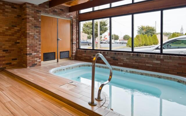 Best Western Falcon Plaza - Bowling Green