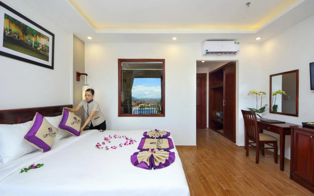 Uptown Hoi An Hotel – Guest Rooms – Da Nang