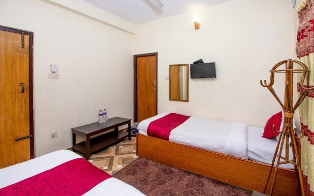 OYO 249 Hotel Royal Image