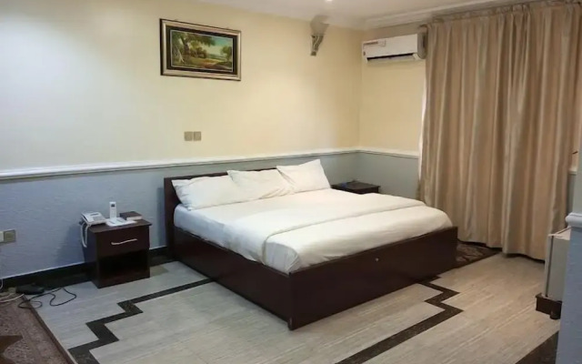Howard Lodgings and Leisure