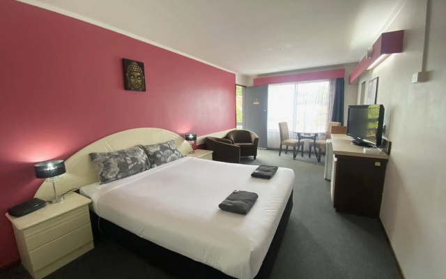 Mahogany Motel