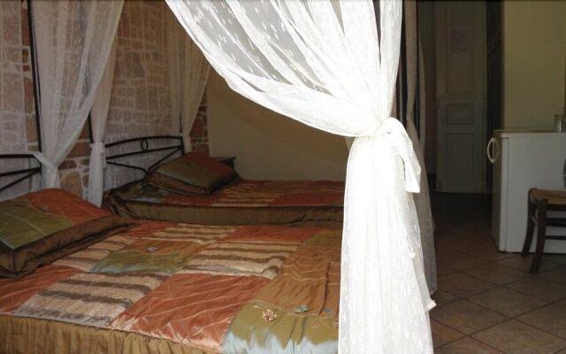 Manganos Hotel
